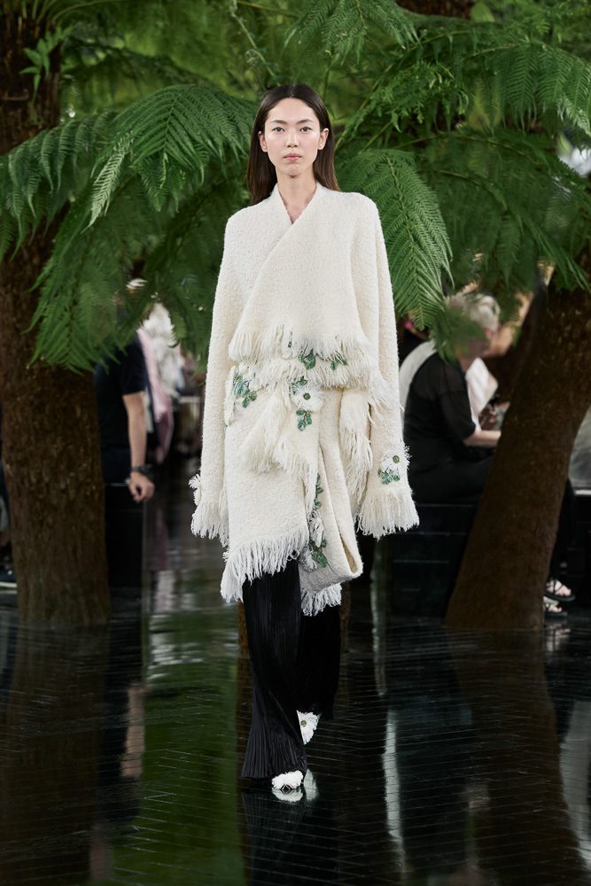 Jonathan Anderson Melds Sculptural Intricacies with the Delicacy of Nature for Dior Fall 2026 Haute Couture 13 Dior Couture Runway Looks 13