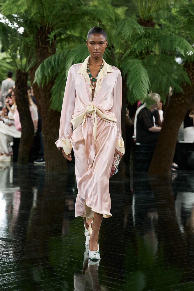 Jonathan Anderson Melds Sculptural Intricacies with the Delicacy of Nature for Dior Fall 2026 Haute Couture 7 Dior Couture Runway Looks 7