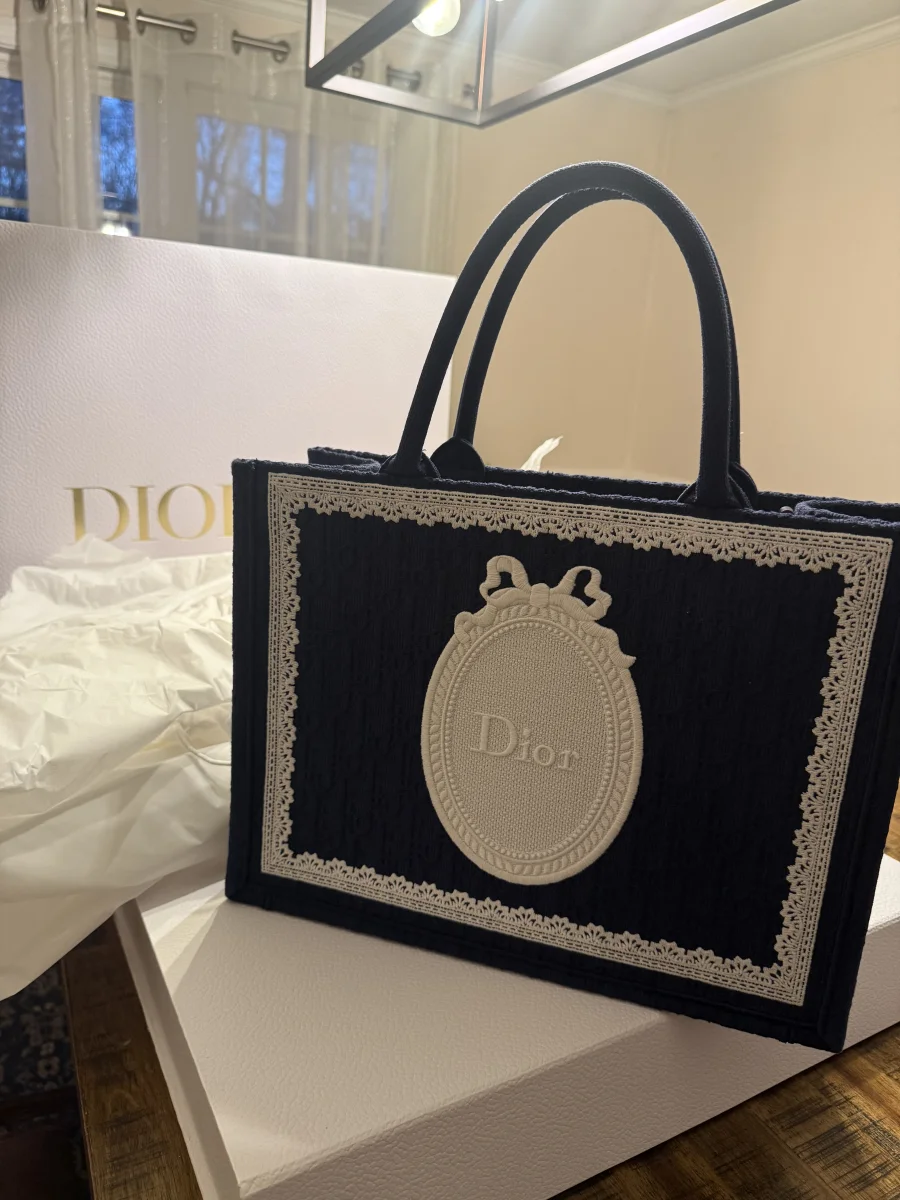 Dior Dioramour Book tote Medium