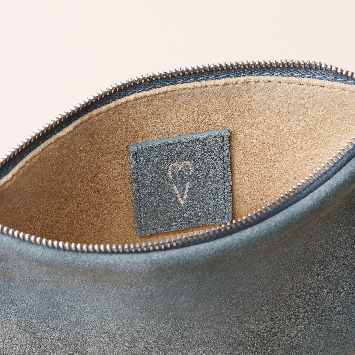 M+V Pouch Suede