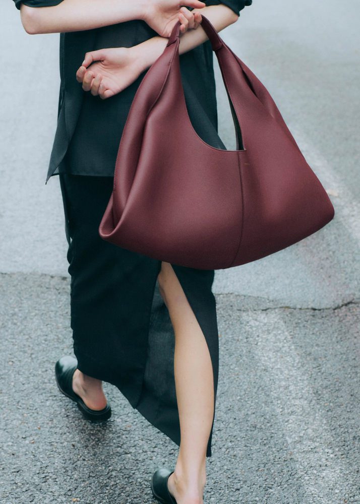 Polène Introduces the Shuldo, a Slouchy New Carryall That Exudes Parisian Chic 2 Polene Shuldo Burgundy