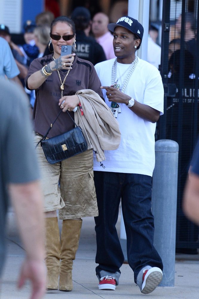 Celebrity Bag Lovers Celebrated Spain's FIFA World Cup Win With Bags From Chanel, Gucci, and More 3 Rihanna Ferragamo Cara Bag
