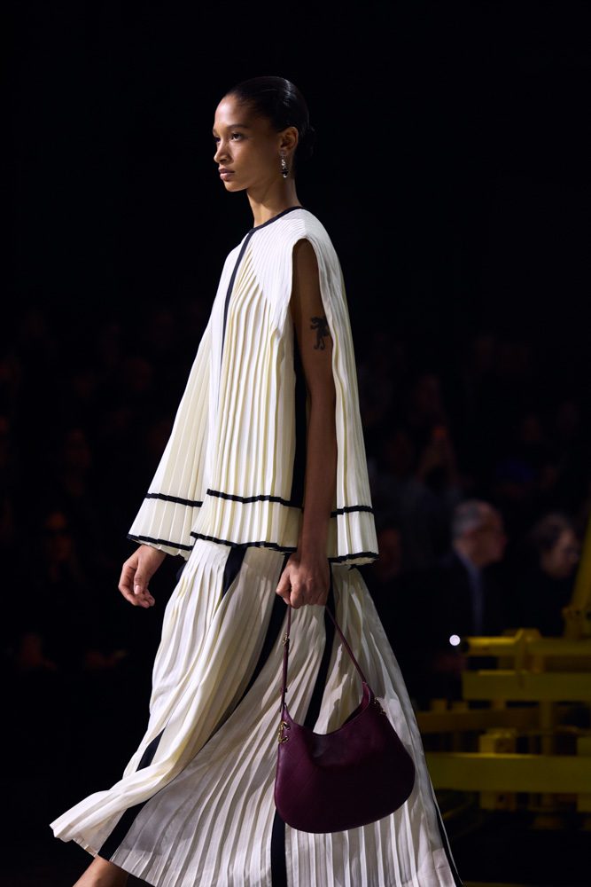 Is This Sleek Hobo About to Be Chanel's Most Wanted Bag of Fall 2026? 9 Chanel Fall 2026 Burgundy Hobo 2 1