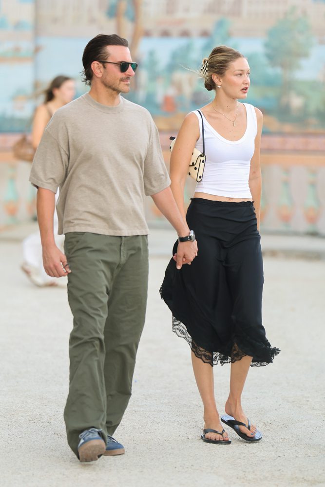 Gigi Hadid Valentino De Vain Bag