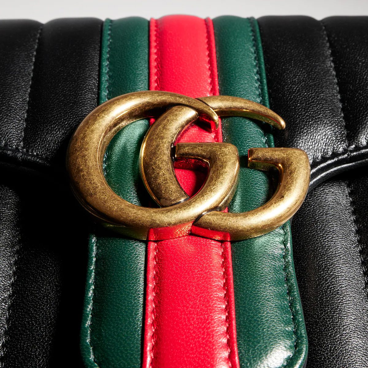 Gucci Jetset GG Marmont medium shoulder bag in black 2