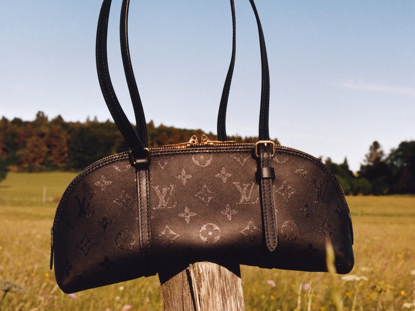 Front Page 2 Louis Vuitton Squire East West