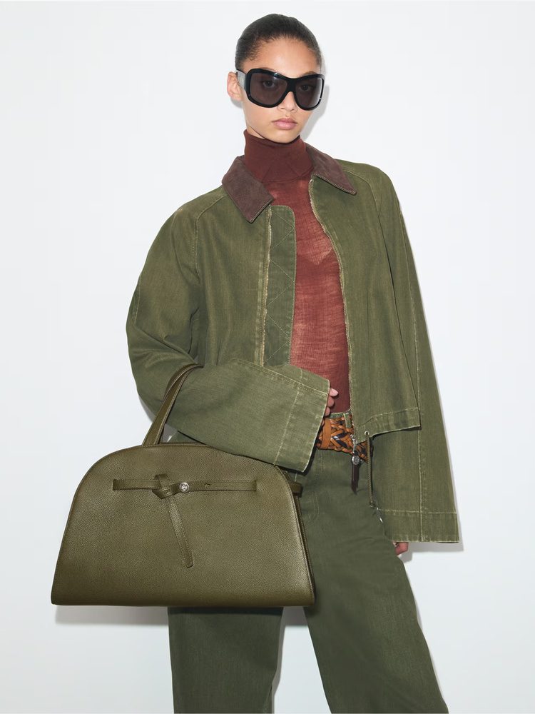 Tory Burch's Ever-Popular Romy Family of Bags Just Got a New Edition 3 Tory Burch Romy Bauletto Olvie