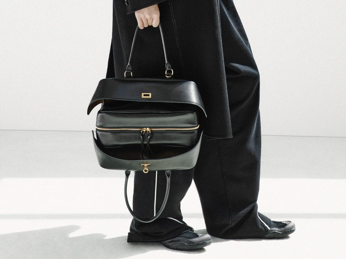 Balenciag Bowler Black