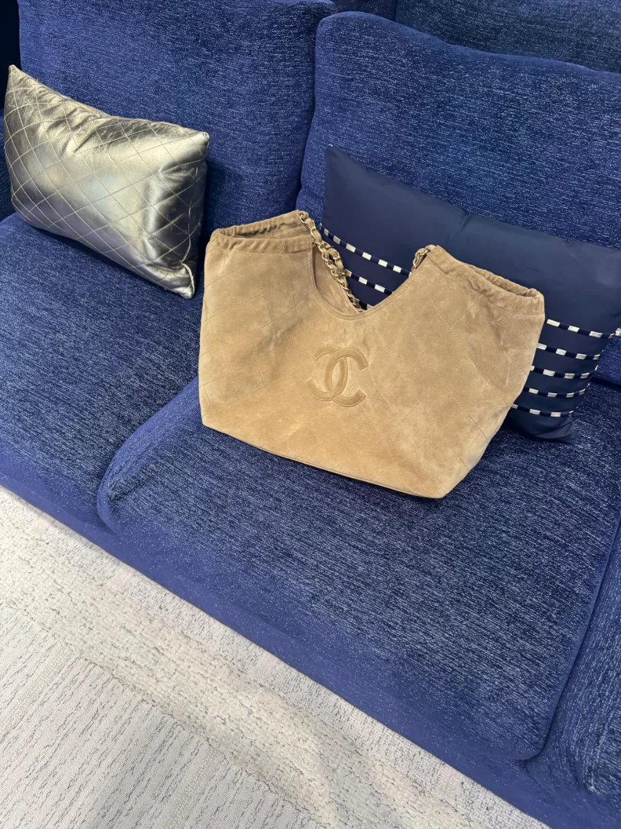 chanel suede cabas