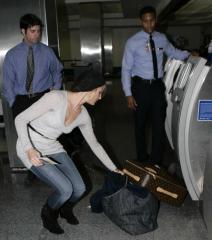 cameron-diaz-luggage.jpg