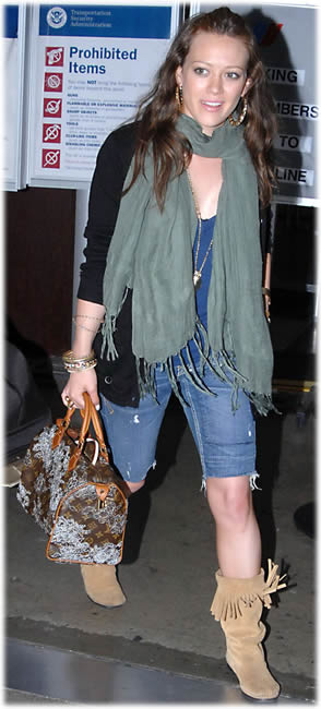 Hilary Duff Style: Louis Vuitton Dentelle Speedy - PurseBlog