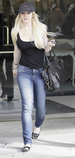 lindsay lohan rebecca minkoff bag3