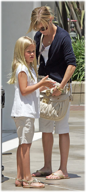 Reese Witherspoon Style: Miu Miu Coffer - PurseBlog